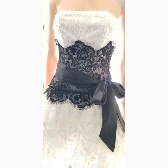 Fiesta Short Poof White/Black Lace Dress, XS - Picture 6 of 6